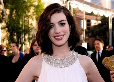 Get the Look: Anne Hathaway at the SAG Awards