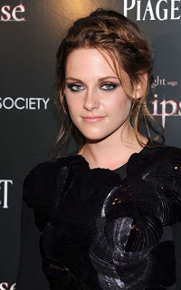 Kristen Stewart Dyes Her Hair Strawberry Blonde