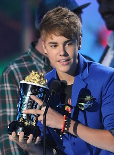 Get The Look: Justin Bieber At The 2011 MTV Movie Awards