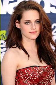 2011 MTV Awards: Kristen Stewart’s Hairstyle & Nail Polish