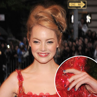 Emma Stone’s Teal Manicure At The Met Gala 2012
