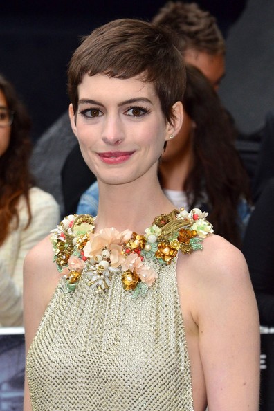 Get Anne Hathaway’s Hairstyle At ‘The Dark Knight Rises’ London Premiere