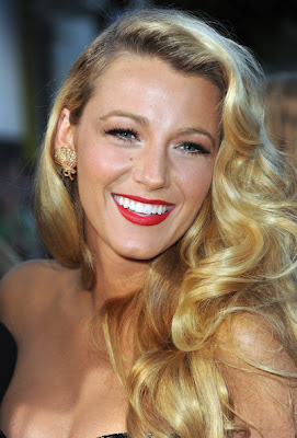 Get The Look: Blake Lively’s Makeup At The ‘Savages’ Premiere