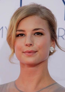 Get The Look: Emily VanCamp At The 2012 Emmys