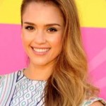 Hairstyle & Makeup: Jessica Alba At The Kids Choice Awards