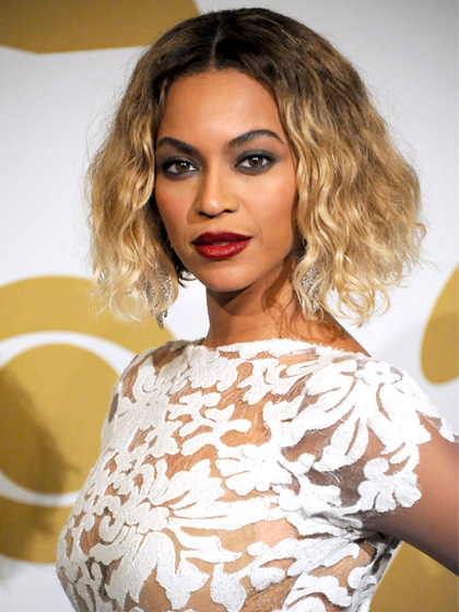 Score Beyonce's Grammys-gorgeous Curly Bob Hairstyle With These Simple Steps