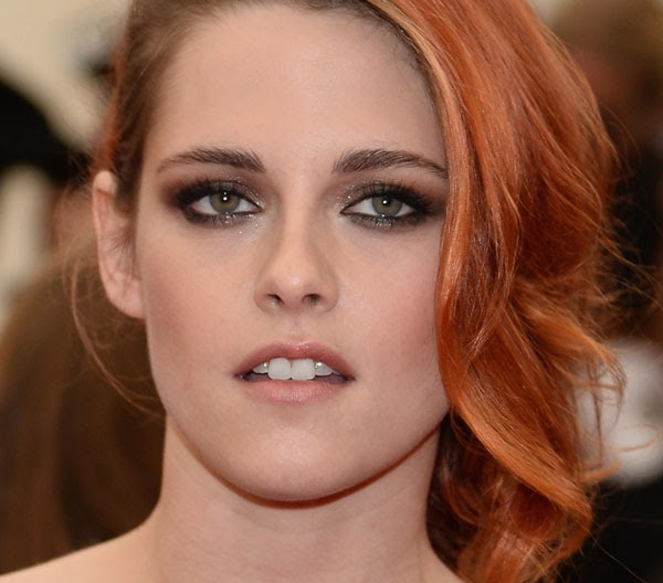 Kristen Stewart Just Wore This Luminous Pink Chanel Lip Gloss