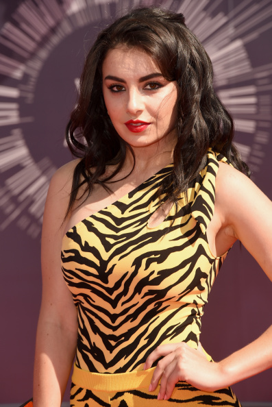 MTV VMA 2014 Makeup: Charli XCX