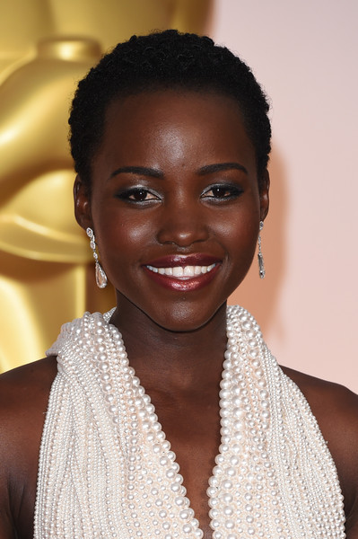 How To Recreate Lupita’s Metallic Smokey Academy Awards Eye