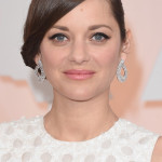 How To: Marion Cotillard’s Old Hollywood Cat-eye Oscars Look