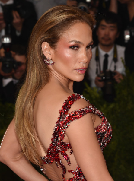 Because You’re On A Need-To-Know Basis Re: Jennifer Lopez’ ‘Popsicle Mouth’ Hue