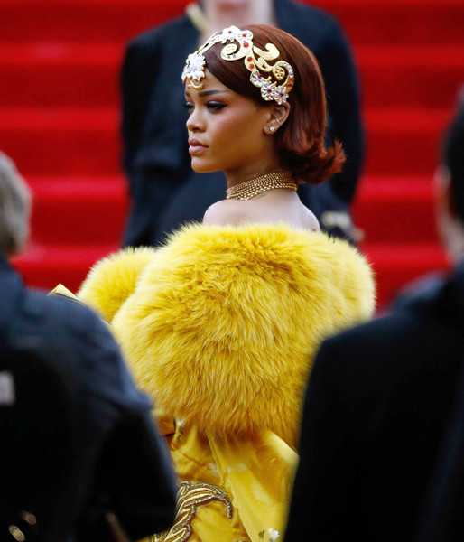 Rihanna+China+Through+Looking+Glass+Costume+Q23bjQ10JYJl