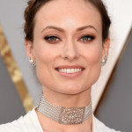 Olivia Wilde’s Oscars Makeup & Manicure