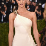 The Trick To Rosie Huntington-Whiteley’s MET Gala Smoky Eye