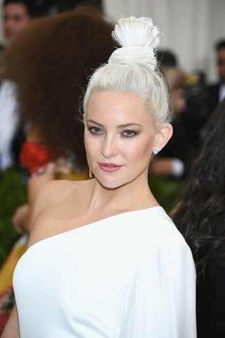 Recreate Kate Hudson’s White-Hot Met-Ball ‘Do