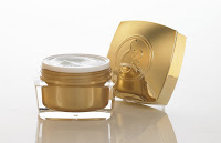 Get an Elizabeth Grant’s Biocollasis Advanced Cellular Eye Cream When you Book on Lifebooker.com in April