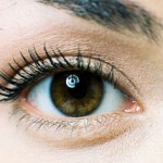 Best Beauty Blogger Mascara Tips from Glamour.com