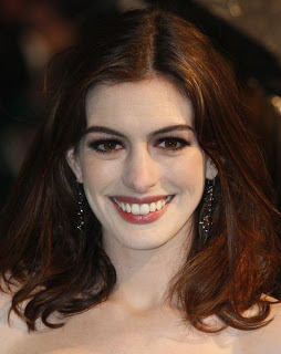 Anne Hathaway’s Makeup for Alice In Wonderland