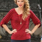 Taylor Swift Rocking Splendid on October 29