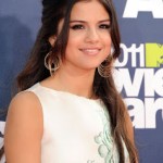 Get The Look: Selena Gomez At The 2011 MTV Movie Awards