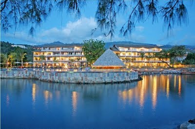Travel Blogging Junkie: Manava Resort Tahiti Review