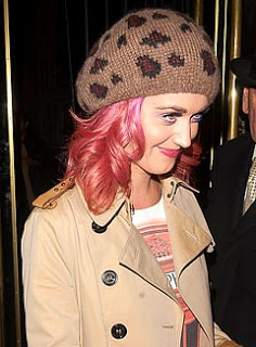Katy Perry Dyes Her Hair Pink!