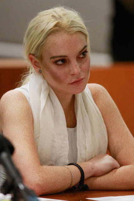 Lindsay Lohan’s Fakakta Makeup