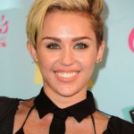 Makeup: Miley Cyrus 2013 Teen Choice Awards