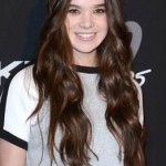 Hairstyle: Hailee Steinfeld At The #DKNY25 Birthday Bash