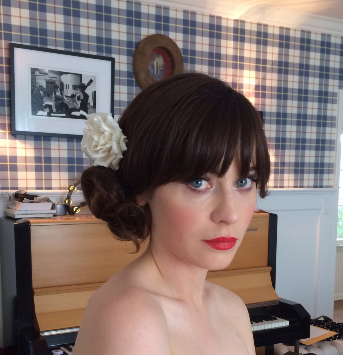 Hairstyle: Zooey Deschanel At The 2014 Golden Globes