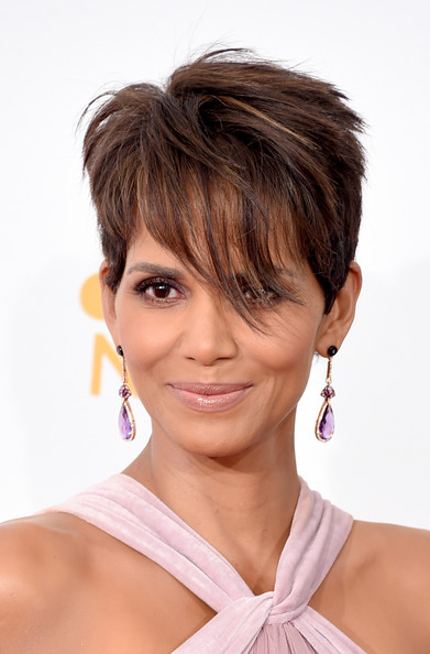 2014 Emmys Makeup: Halle Berry