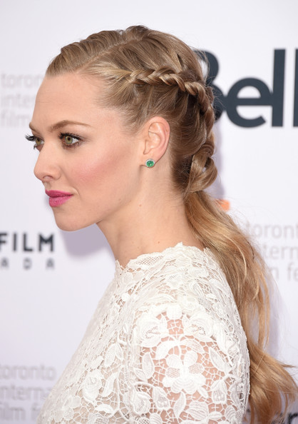 Two Braids Diverged Into A Ponytail: Snag Amanda Seyfried’s Style In 4 Steps