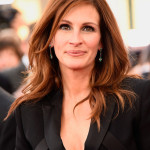 Julia Roberts’ Smoked-out Lids & Nude Lip At The SAG Awards