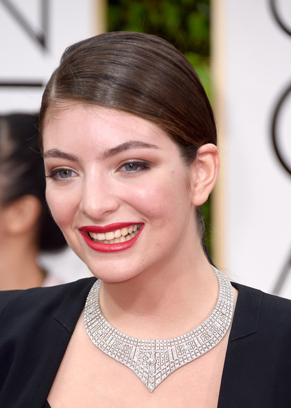Golden Globes 2015 Hair & Makeup: Lorde