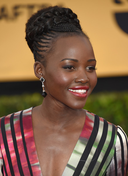 Snag The Secret To Lupita Nyong’o’s 40s-chic Makeup Moment