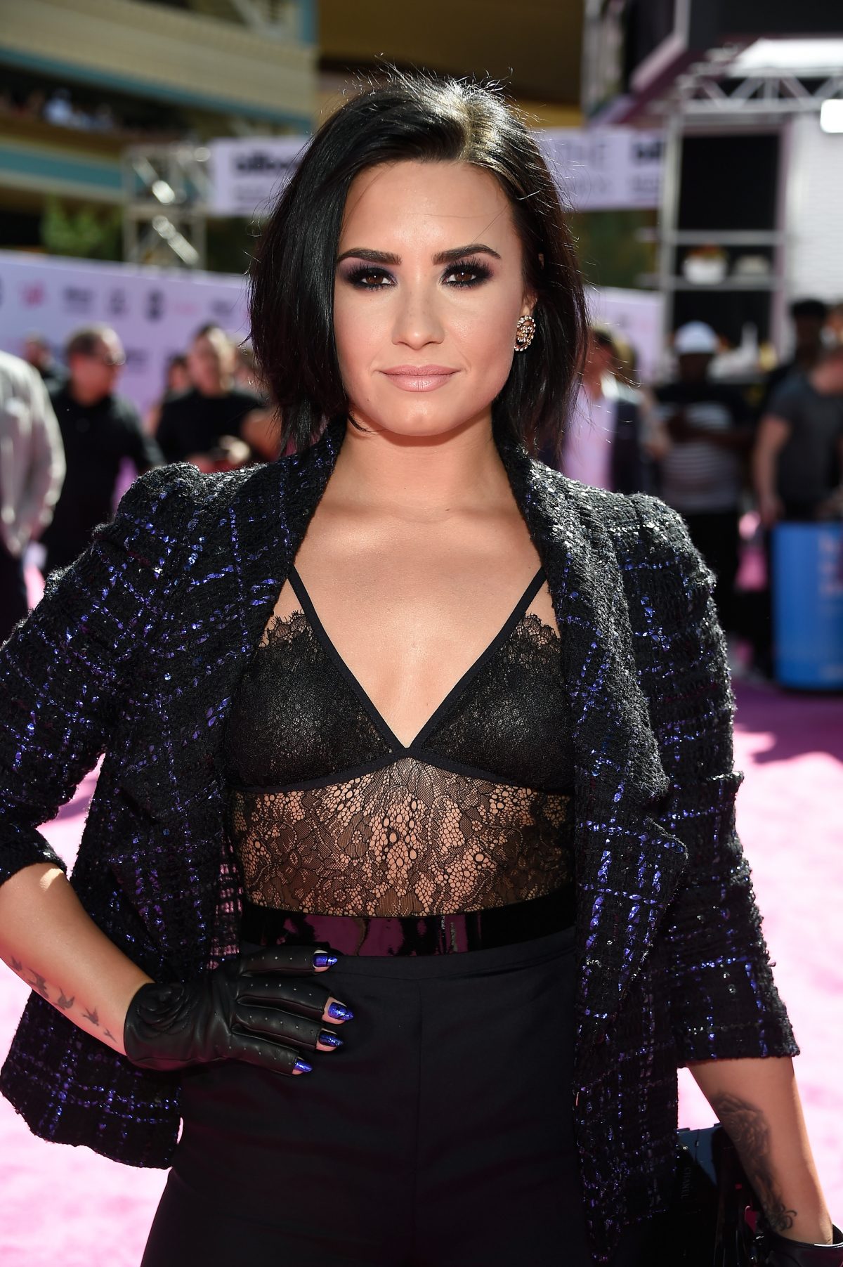 The Trick To Demi Lovato’s Billboard Music Awards Hair