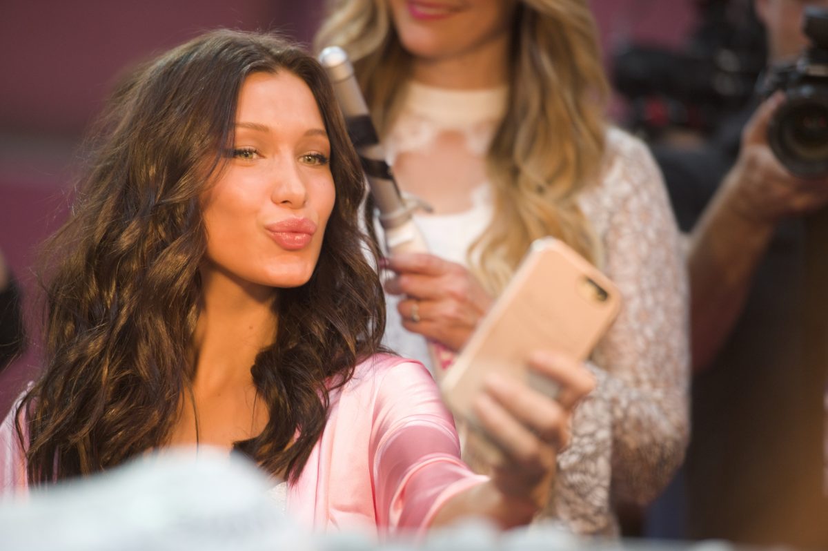 How To Get Victoria’s Secret Angel Beachy Waves