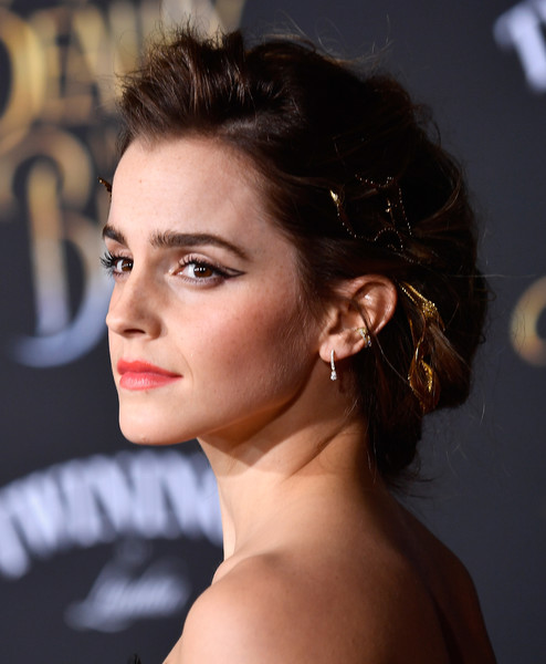 The Secret To Emma Watson’s Soft, Textured ‘Do