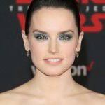 The No-Heat Trick To Daisy Ridley’s Red Carpet Updo