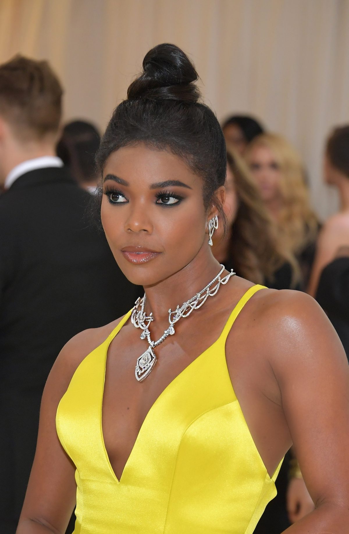 The Trick To Gabrielle Union’s Soft Smoky Eye